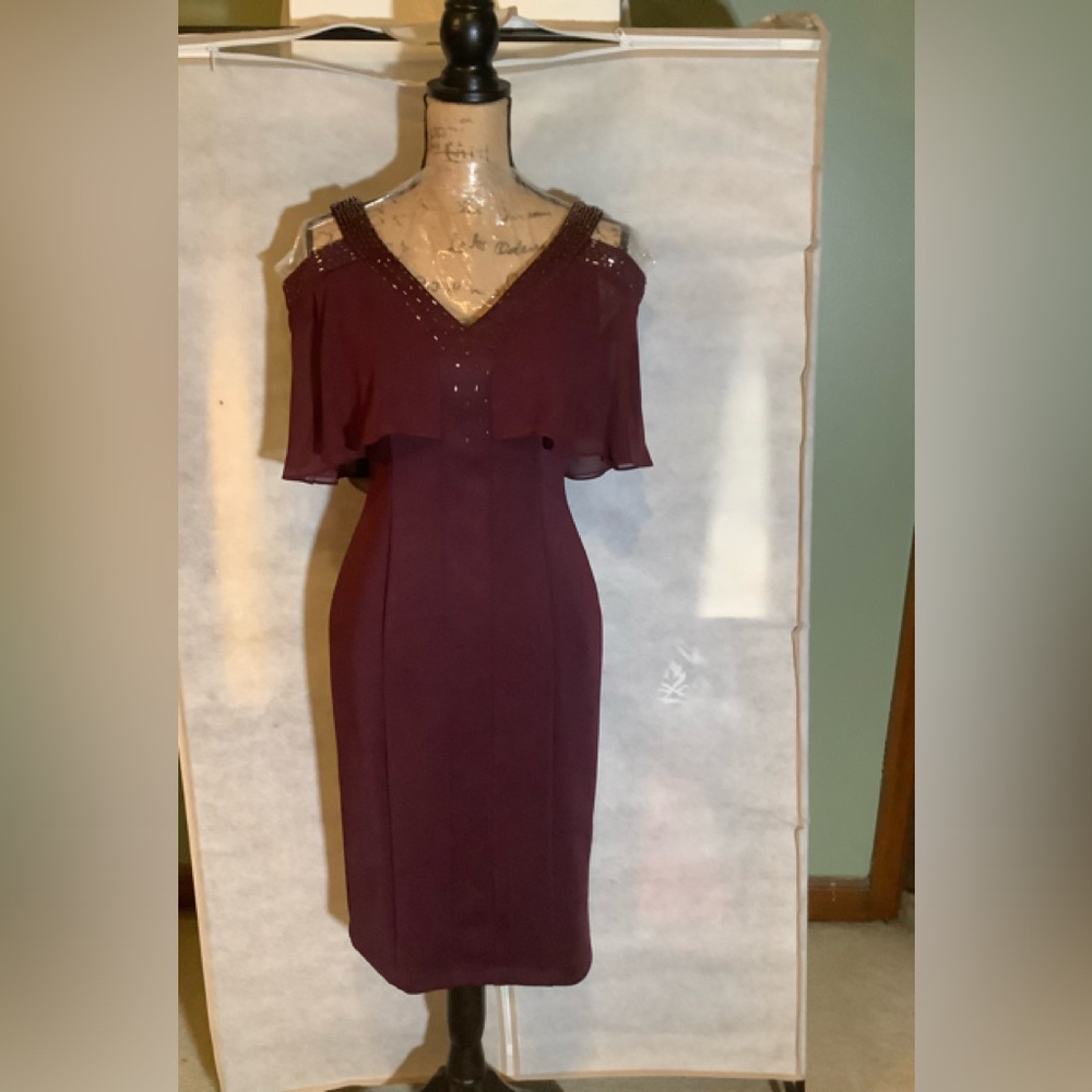 SLNY, Eggplant, deep V neck, cold shoulder, short sleeve dress NWT Sz 4